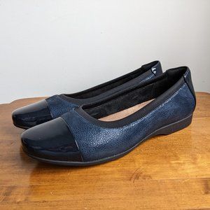 Clarks Women's Flats - Size 8 - Navy/Black